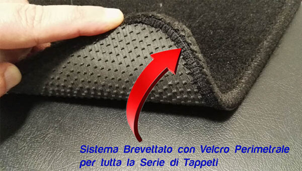 TAPPETO MOQ. F/2VW 4PZ UNIV. Q1 NERO BORDO ROSSO V.500 - immagine 3